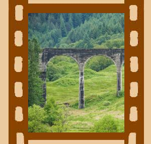 Ortsname: North York Railway über das Glenfinnan Eisenbahn-Viadukt «» Region: Highlands «» Staat: Schottland/Großbritannien «» Postleitzahl: 